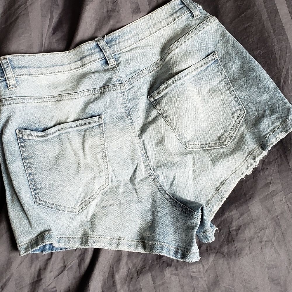 NWT Refuge Shorts - Picture 2 of 3